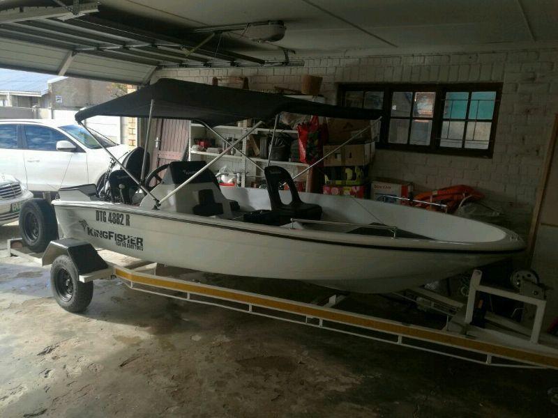 Small custom boat (Perfect for fishing or having fun) with 40HP motor