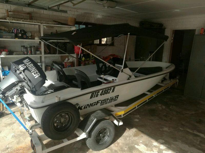 Small custom boat (Perfect for fishing or having fun) with 40HP motor