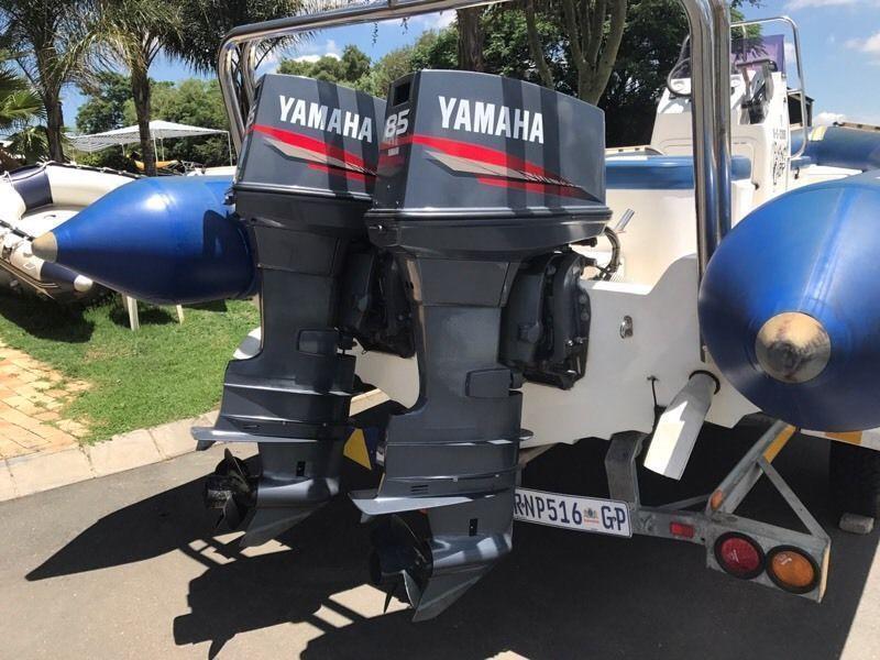 Crusader duck with twin Yamaha 85