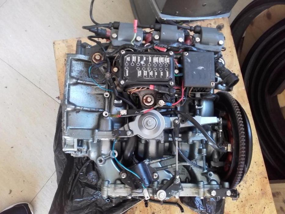 Yamaha outboard powerhead