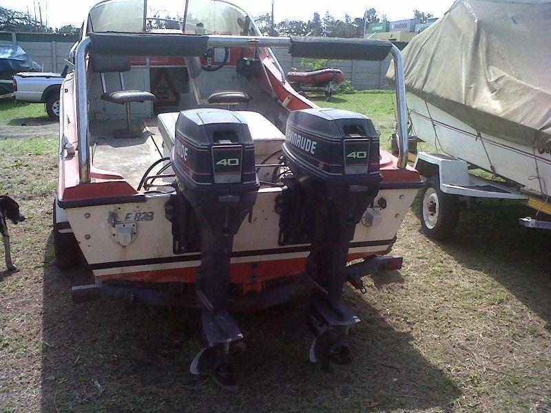 6 man double motor boat