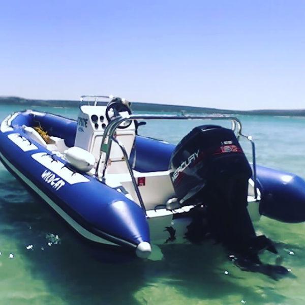 New Wildcat Inflatbles 5.7m semi rigid on a trailer with a console for only R55000!!