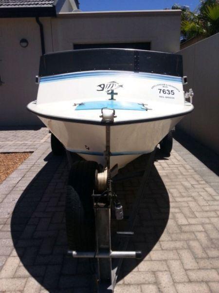 14'6ft Ski Craft hull on licensed and galvanised trailer-R18000
