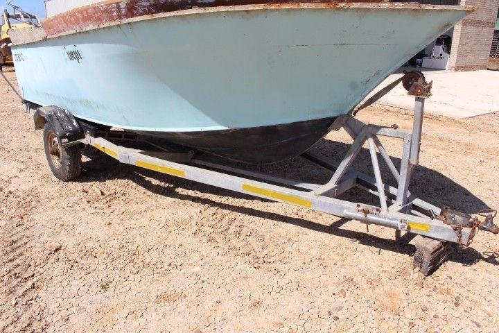 19ft ace craft Project boat and Galvanized trailer for sale
