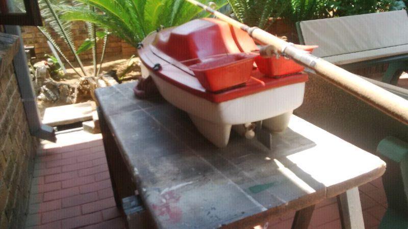 Old School Vaaldam Special Bait Boat and Fishing Rod