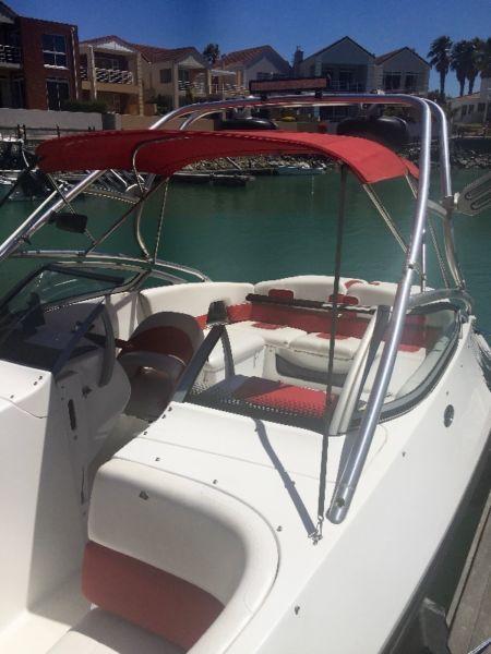 Sea-doo 230 Wake 430 HP 23.5 ft boat in beautiful condition