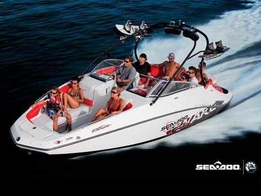 Sea-doo 230 Wake 430 HP 23.5 ft boat in beautiful condition