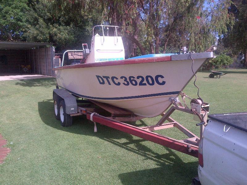 Ski Craft 5m with 2 x 40hp Yamaha Engines 2 stroke autolube no T/T on licensed trailer