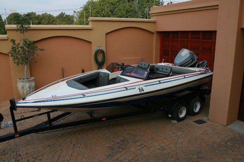 Enticer boat with 140 Evenrude motor