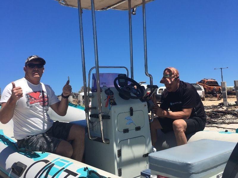 BEST DEAL EVER: Good condition 5,5 Super duck with center console and 2 x30 HP 2stroke Yamaha motors