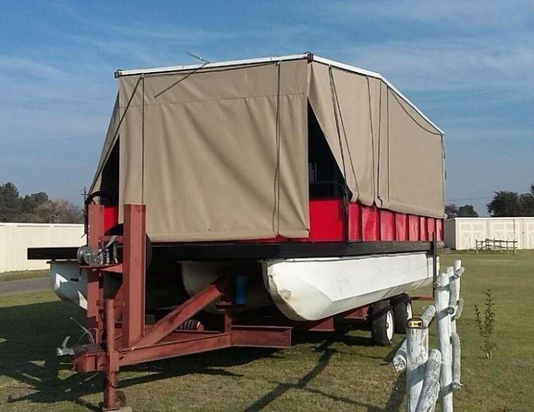 pontoon party house with 75hp mercury