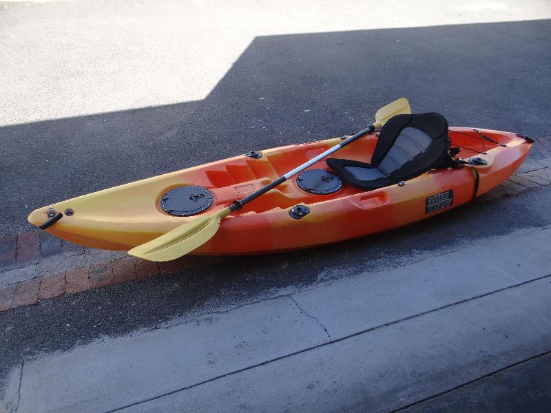 Agulas kayak with oars, seat and rodholder