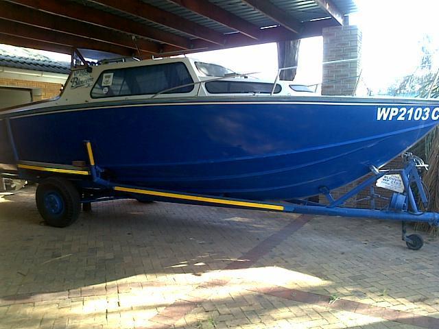 Cabin cruiser Renato Levi 7.52m x 2.72m