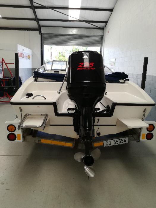 Panache 2150LX Motor Boat