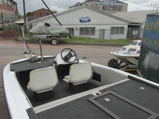 Puma Bass 4,5m on trailer