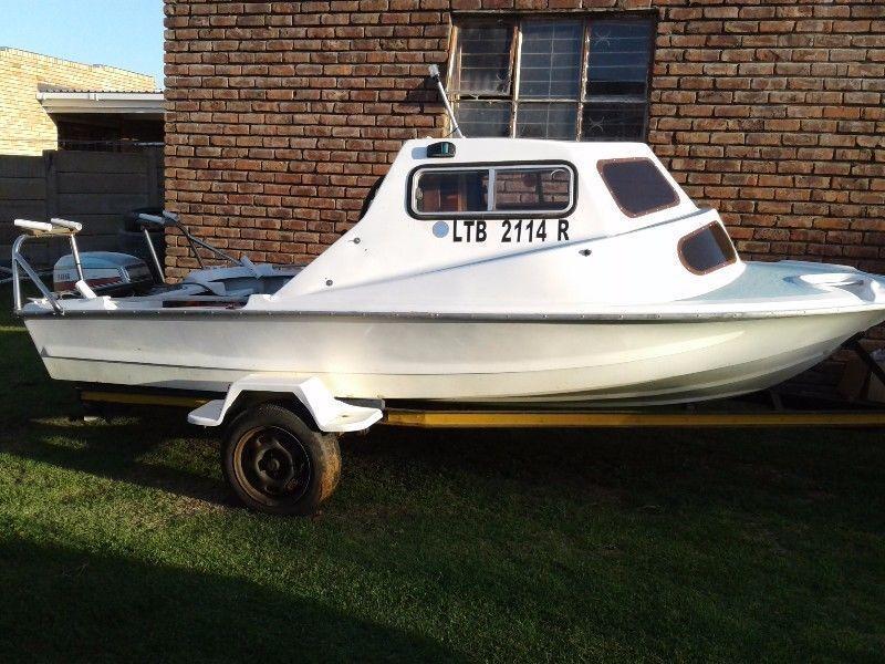 G4 Cabin Boat