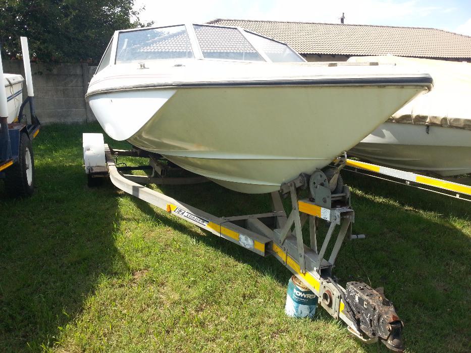 20ft boat on trailer