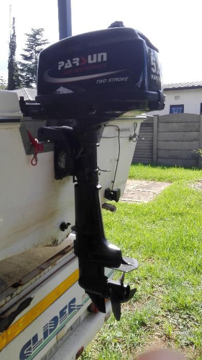 Expression 290 boat and outboard motor