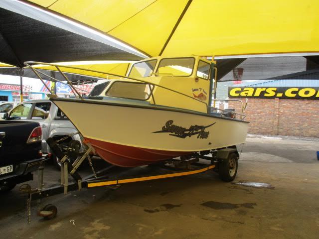 Ski boat 2x 85 Yamahas