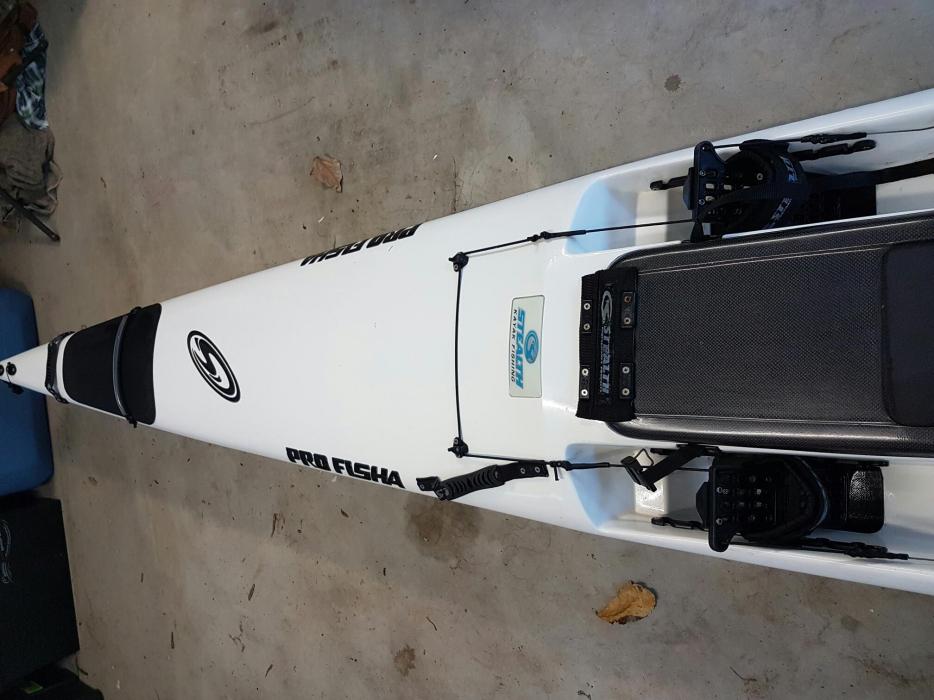 Stealth pro fisha 525 fishing kayak