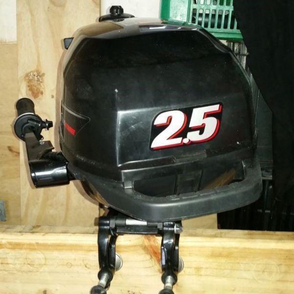 Suzuki 2,5 Hp Fourstroke Outboard