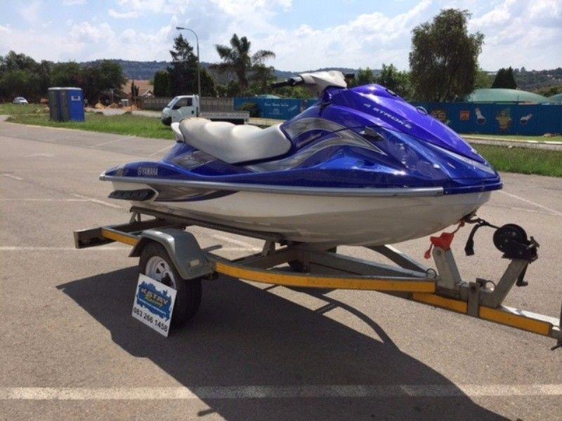 2006 Yamaha Waverunner VX 1100cc 4-stroke (on galvanized break neck trailer)
