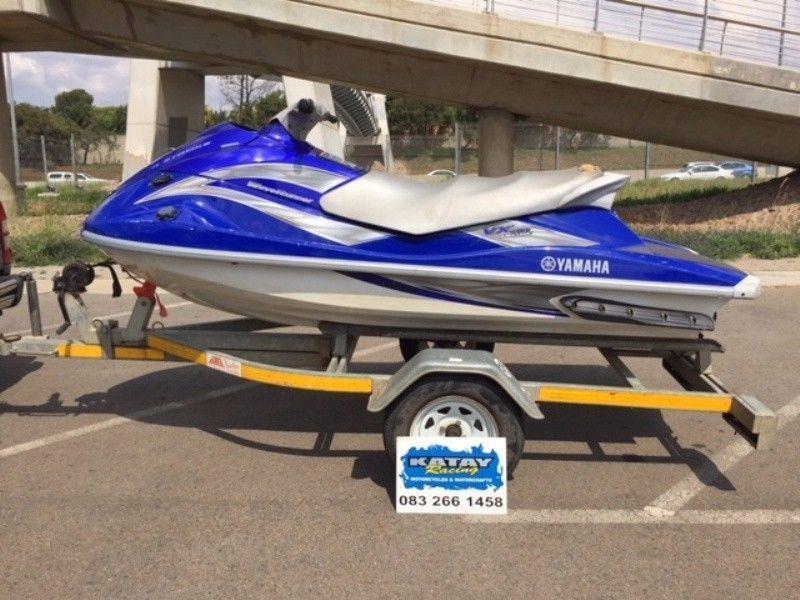 2006 Yamaha Waverunner VX 1100cc 4-stroke (on galvanized break neck trailer)