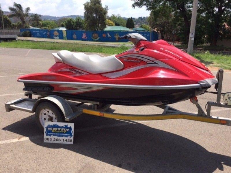 2006 Yamaha Waverunner VX 1100cc 4-stroke (on galvanized break neck trailer)