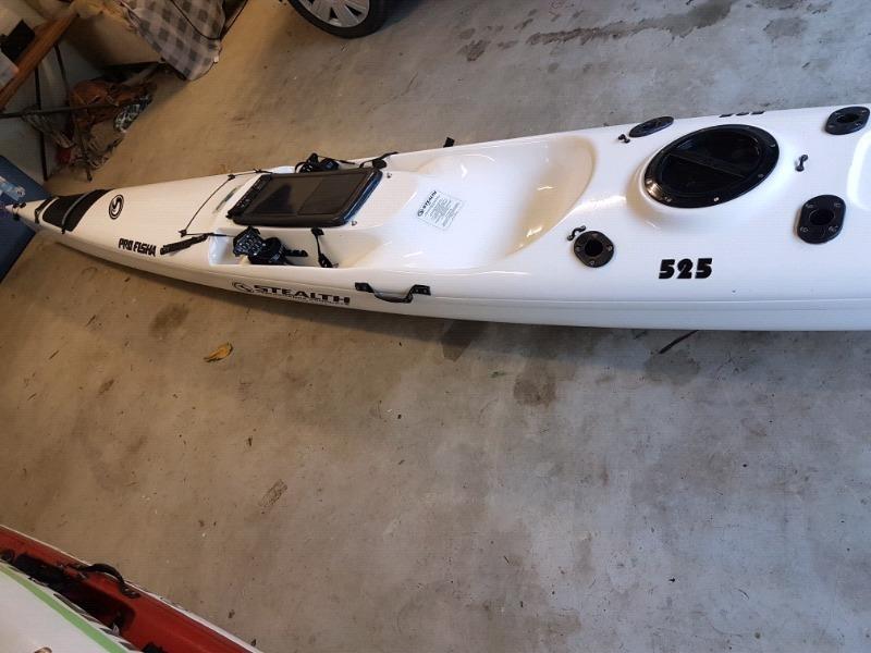 Stealth pro fisha 525 fishing kayak