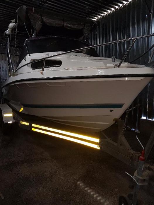 21ft swift cabin boat with two 115hp motors