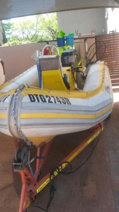 Gemini Rubber Duck with 40HP Yamaha motor