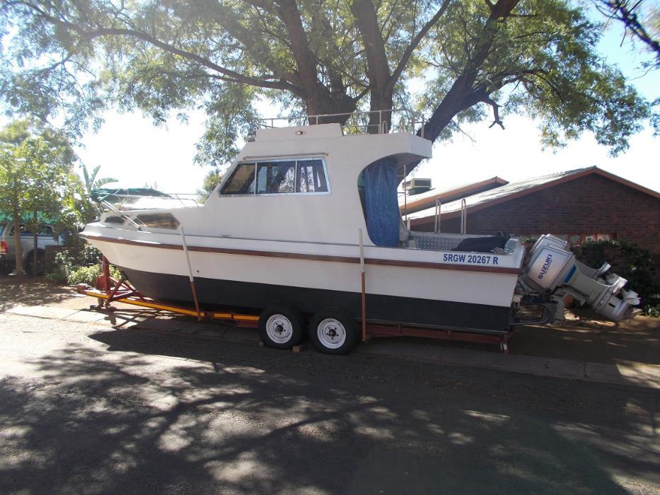 Lee Cat - Recreational Boat