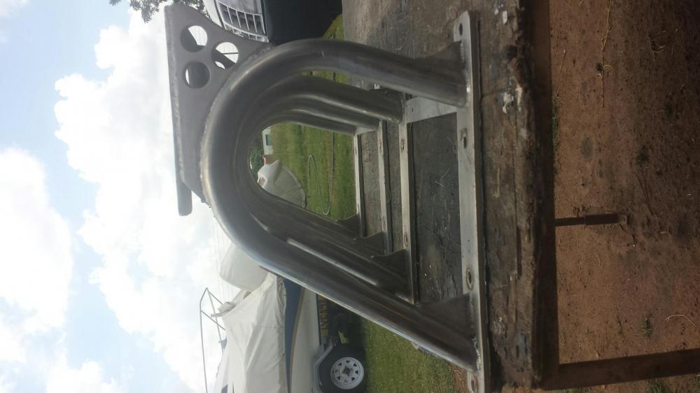 Outboard out mount brackets