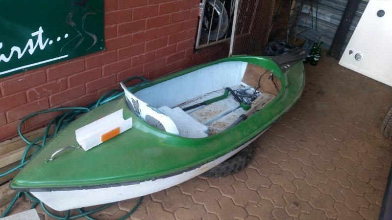 1 man boat for sale with sneaker