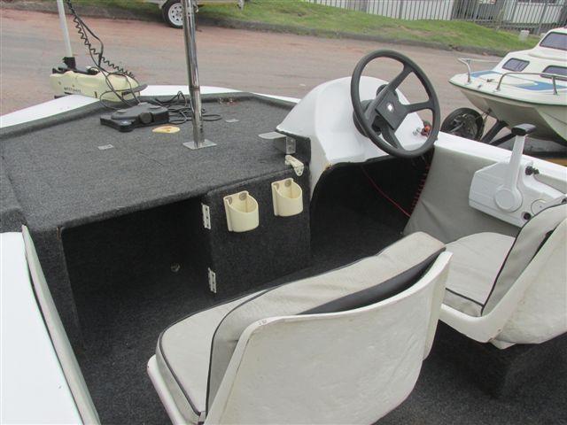 Puma Bass 4,5m on trailer