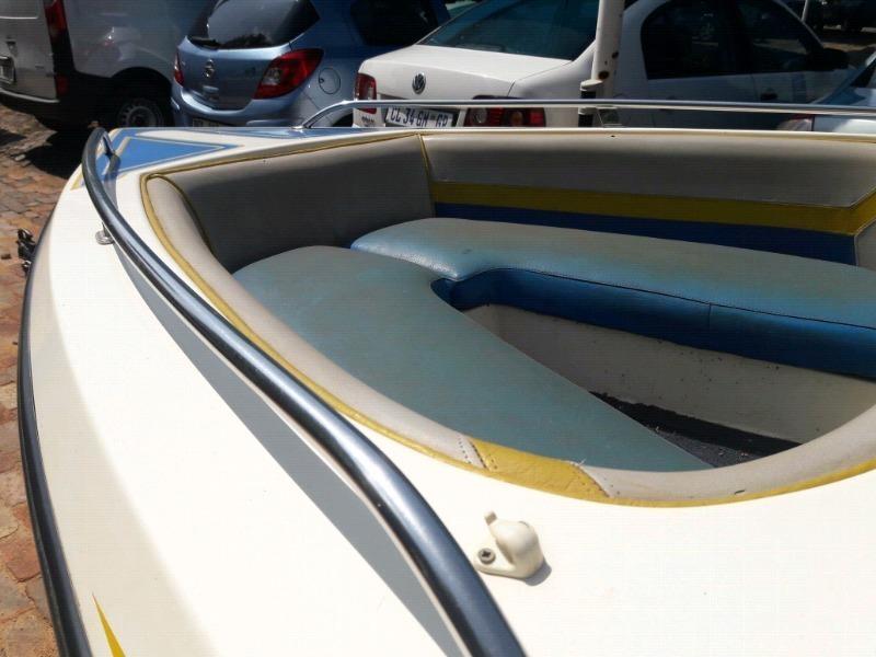 Sea boat + motor, trailer, cover and skii' s!!!