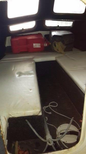 Small river cabin boat with 25hp Yamaha pull start