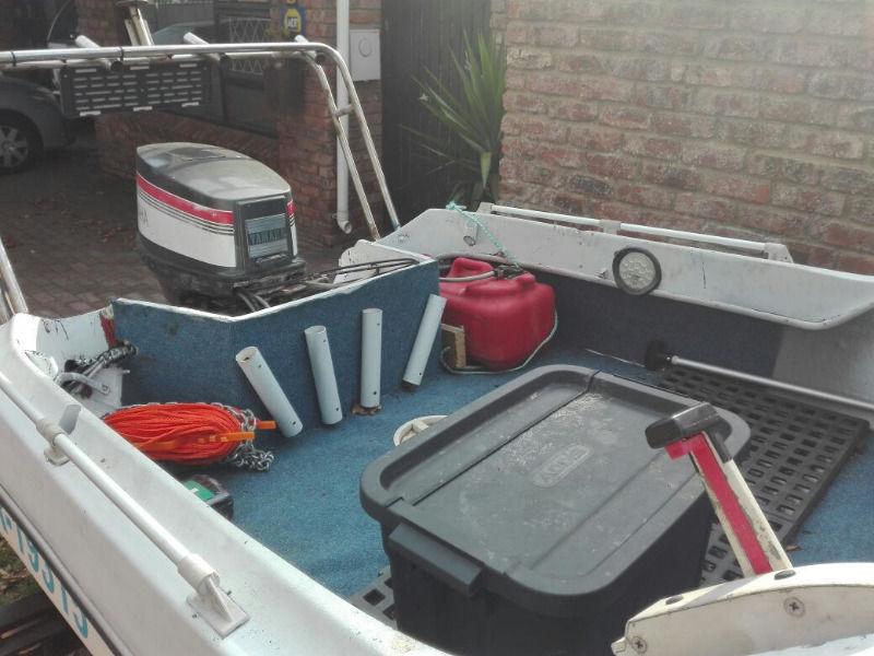 4.7m Cabin boat + 60hp Yamaha