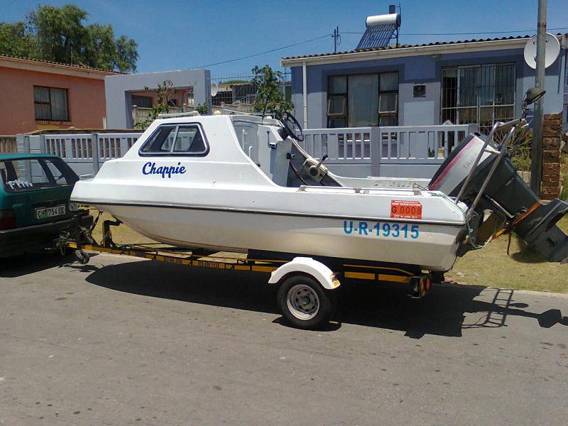 4.7m Cabin boat + 60hp Yamaha