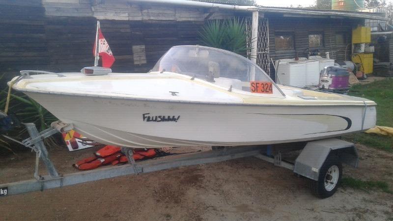 Kretz marine ski boat