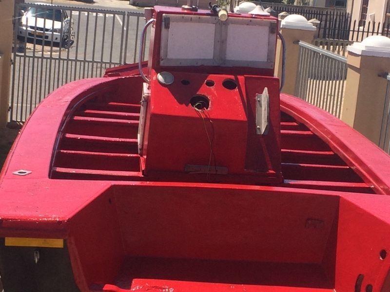 Commercial hull 6man