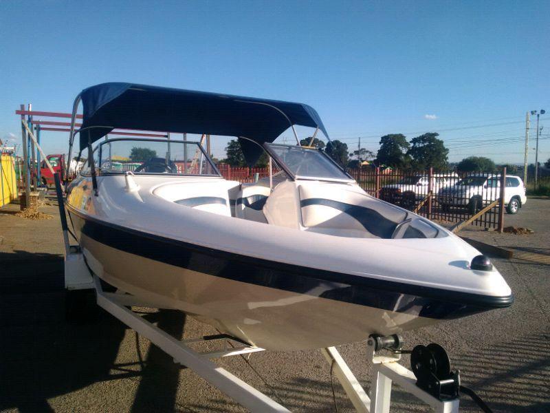 Breeze 20 Feet 200 Mercury Efi