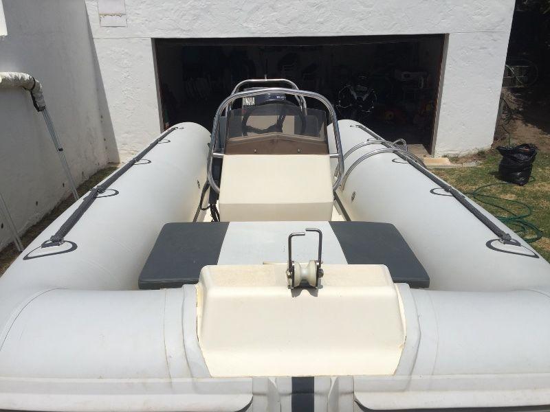 Prestige 470 - Cat hull -excellent condition 
