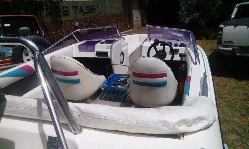 boat and trailer in excellent condition for sale