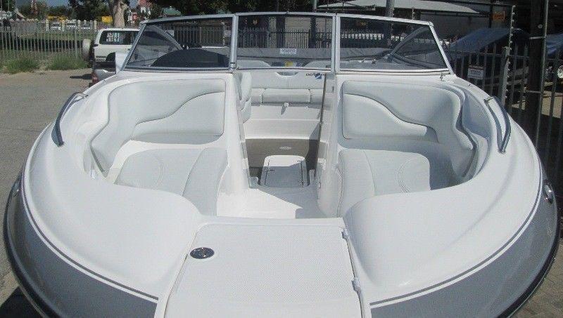 Odyssey 650 Sun Deck with Honda 225 HP Four Stroke