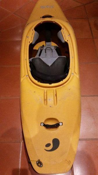 Fluid Spice Kayak (incl helmet & seal)