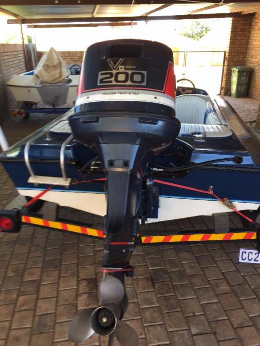 17ft Raven with 200Hp Yamaha autolube(Potch)