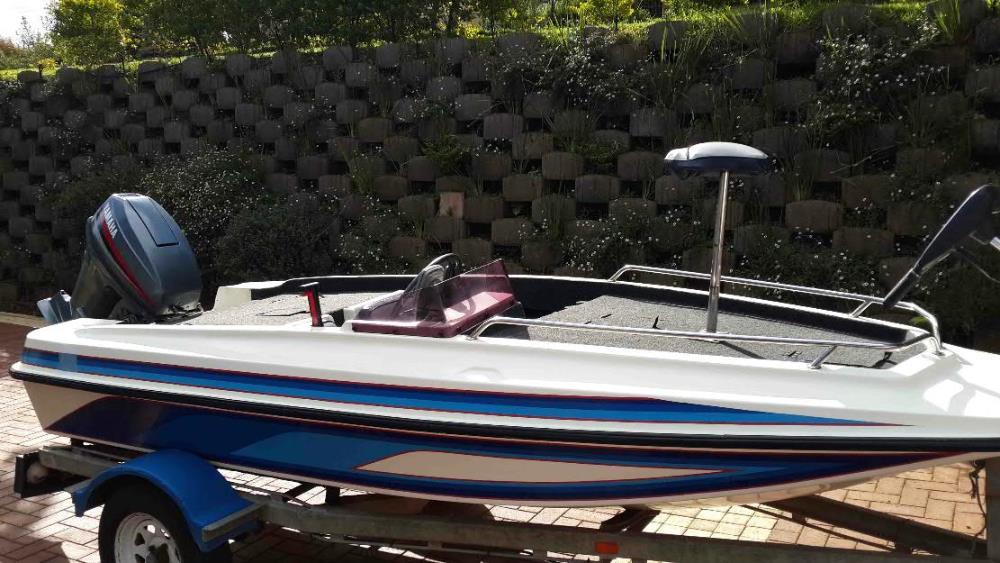 Bass boat with trailer reduced Urgent sale