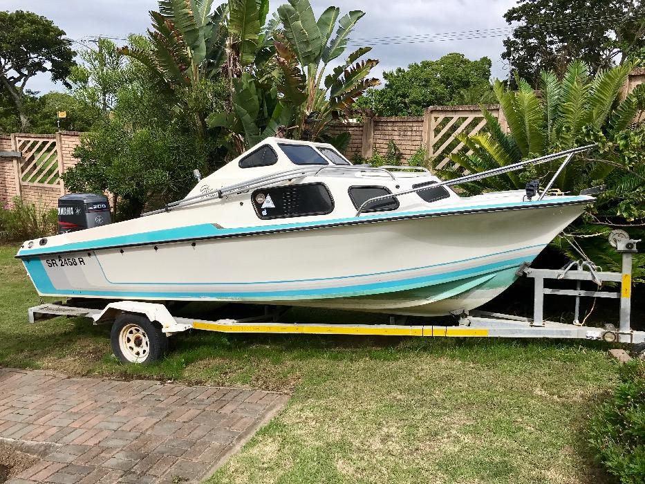 Flamingo II Cabin Boat (17.6 foot)