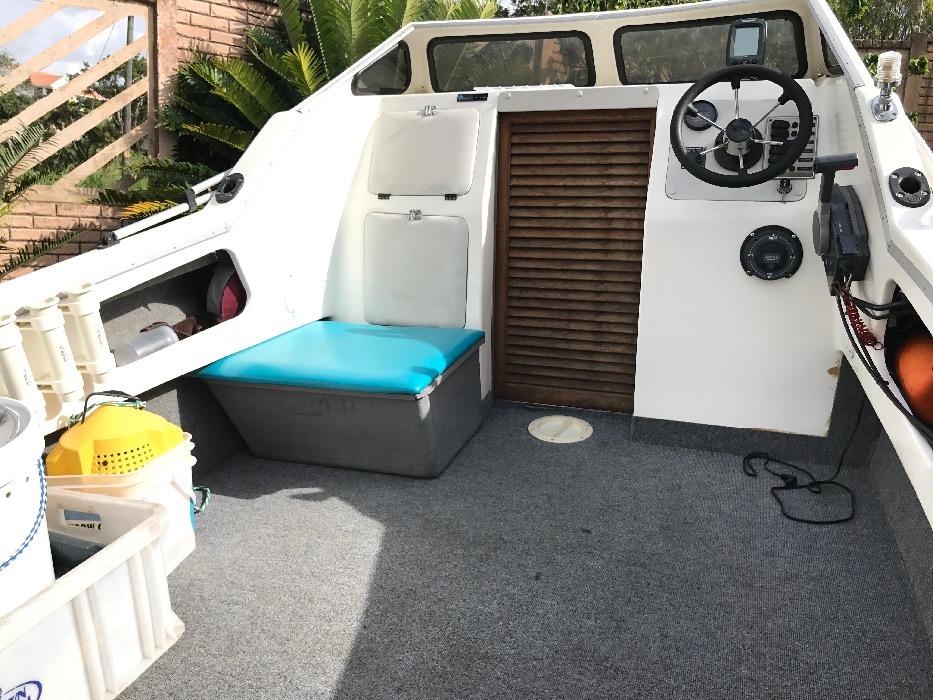 Flamingo II Cabin Boat (17.6 foot)